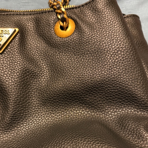 Guess Black Shoulder Bag with Gold Chain - Picture 3 of 8